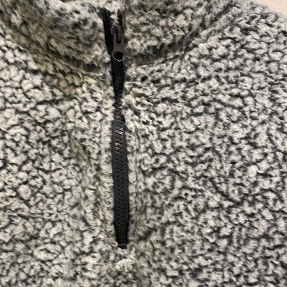 LA Hearts woman’s fuzzy grey/blueish pullover sweatshirt - Picture 3 of 11